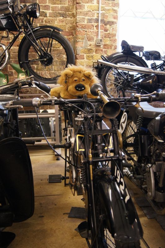 Viewing photos→2011→2011-04-16→27