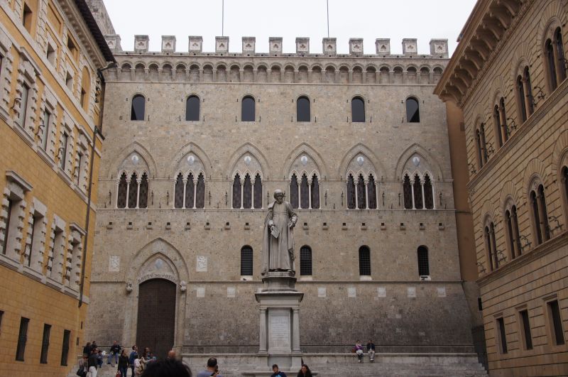 Viewing photos→2013→2013-11-02→01