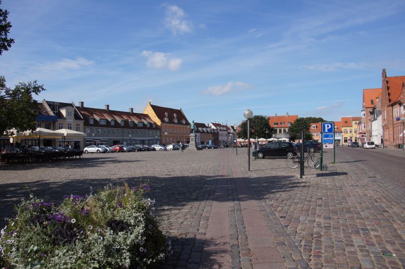 Viewing photos→2016→2016-09-11→01