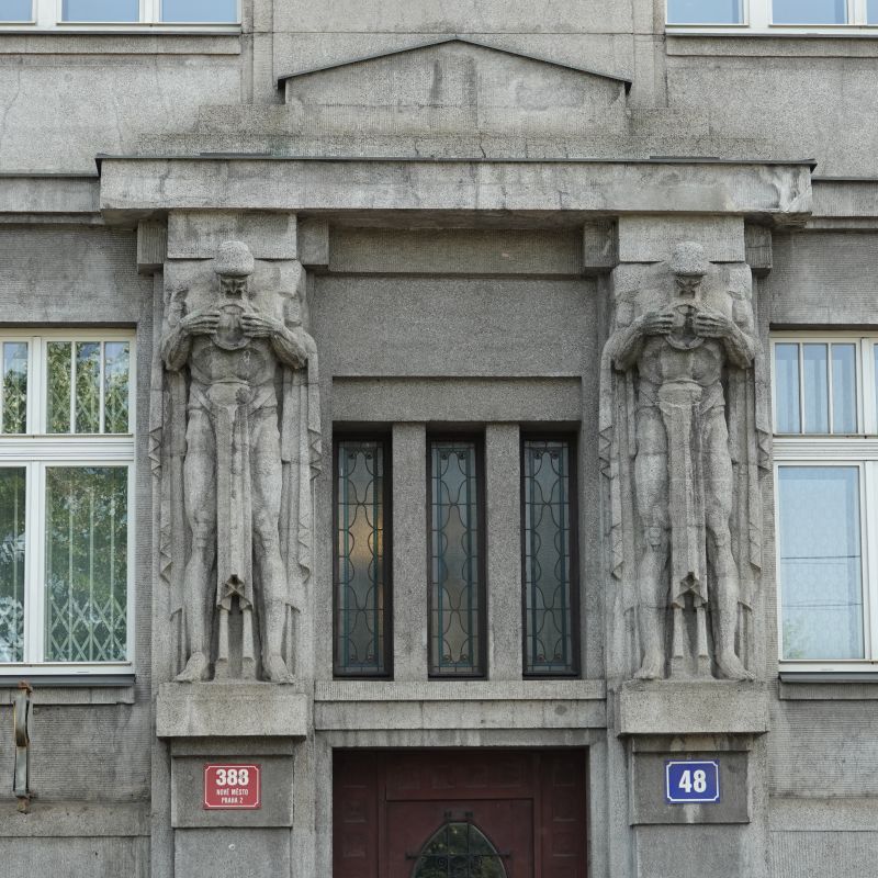 Viewing photos→2019→2019-06-05→08