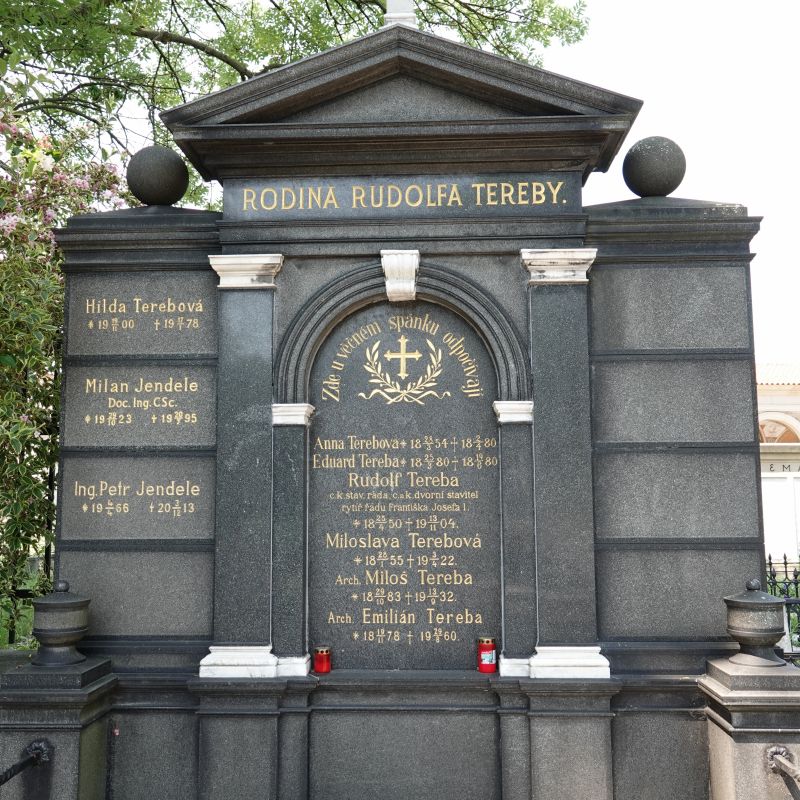 Viewing photos→2019→2019-06-05→15