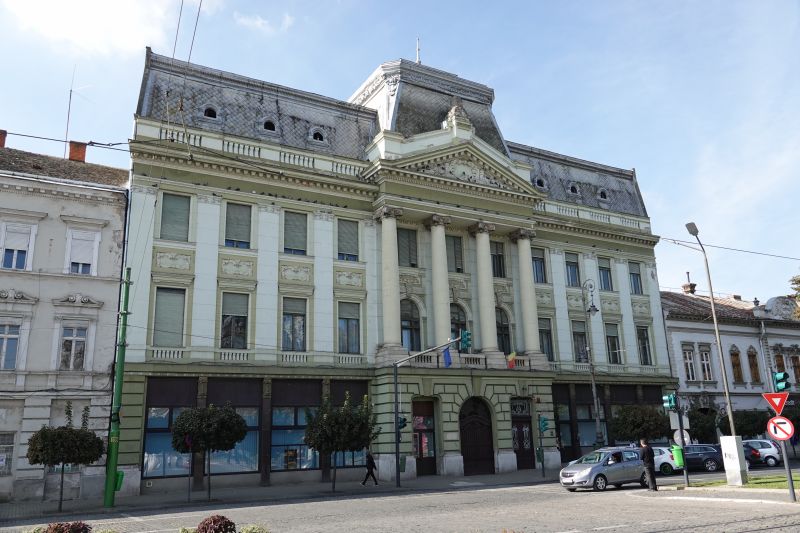 Viewing photos→2019→2019-09-27→01