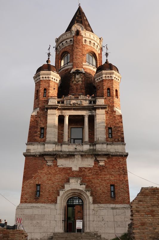 Viewing photos→2019→2019-10-03→105