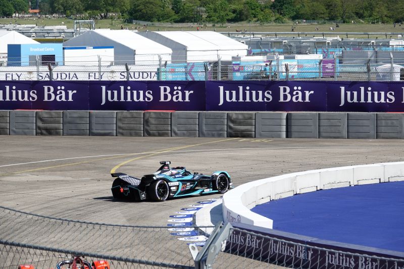 Viewing photos→2022→2022-05-15→01