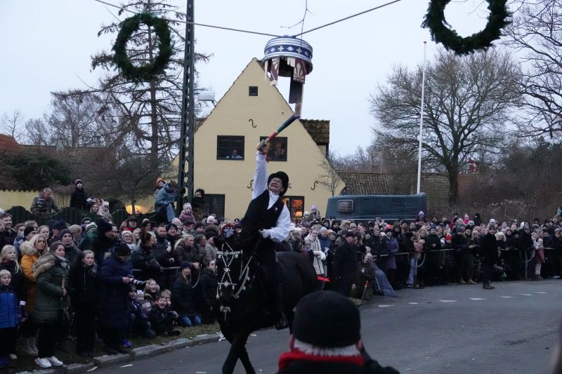 Viewing photos→2024→2024-02-11→19