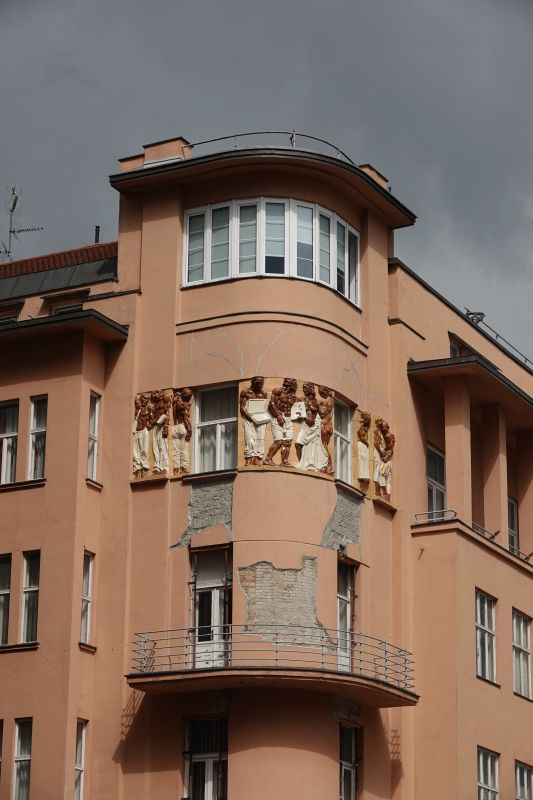 Viewing photos→2024→2024-05-22→11