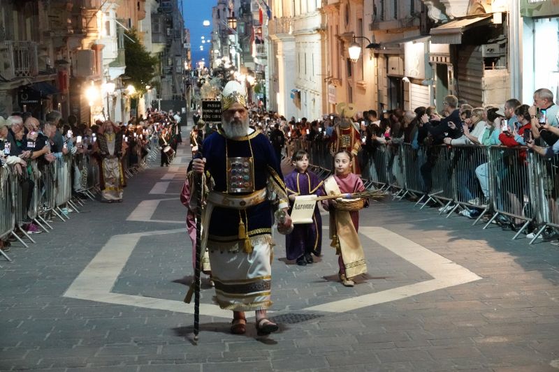 Viewing photos→2025→2025-04-18→030