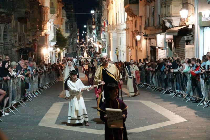 Viewing photos→2025→2025-04-18→040