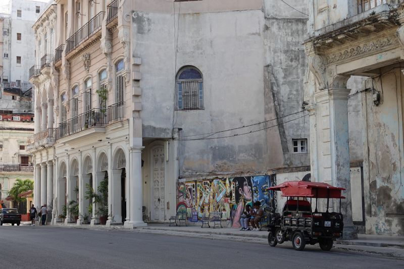 Viewing photos→2025→2025-10-25→005