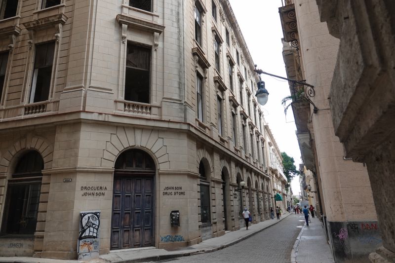 Viewing photos→2025→2025-10-25→023