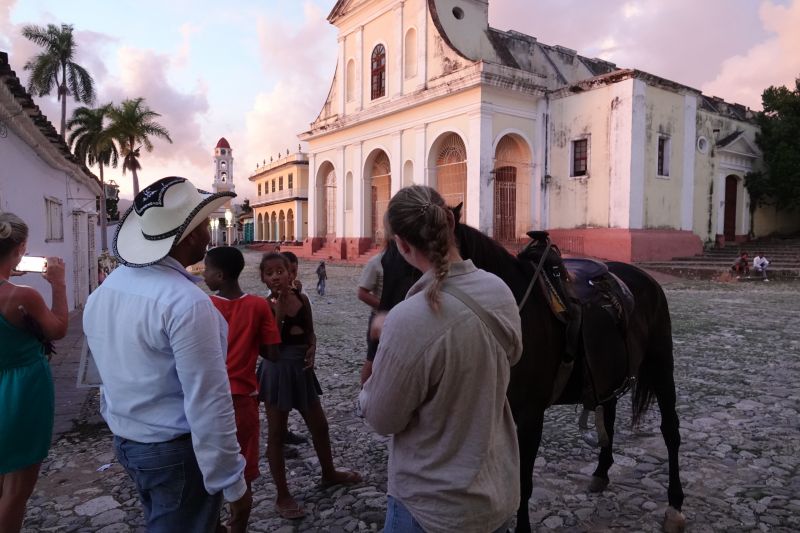 Viewing photos→2025→2025-10-27→054