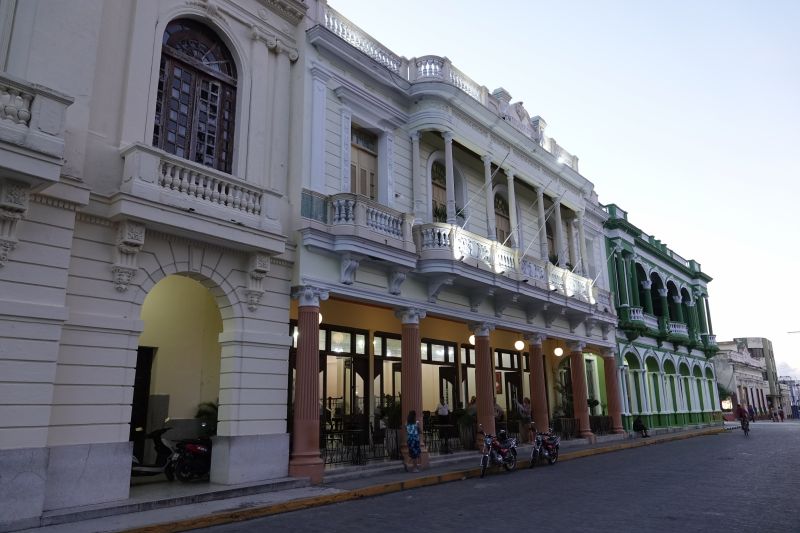 Viewing photos→2025→2025-10-27→095